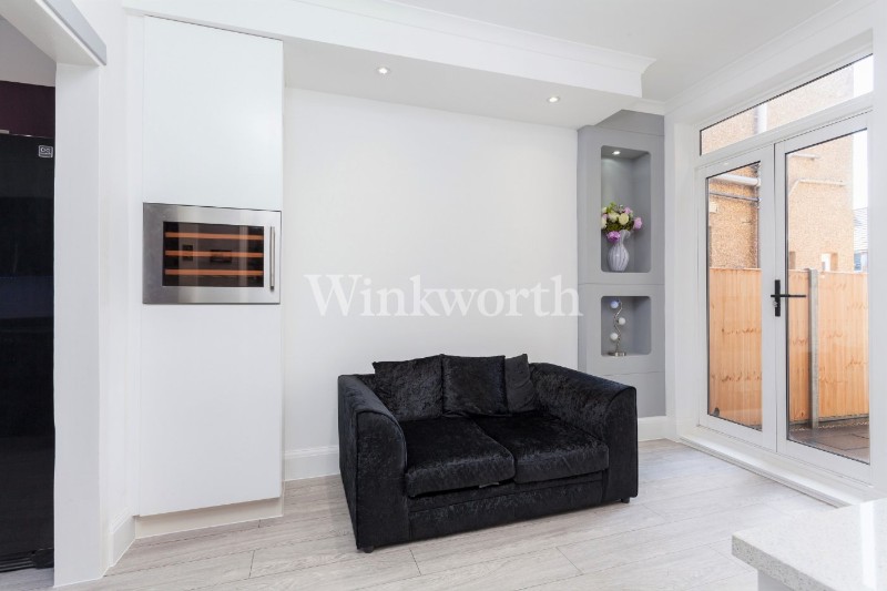 Poynter Road, Enfield, EN1