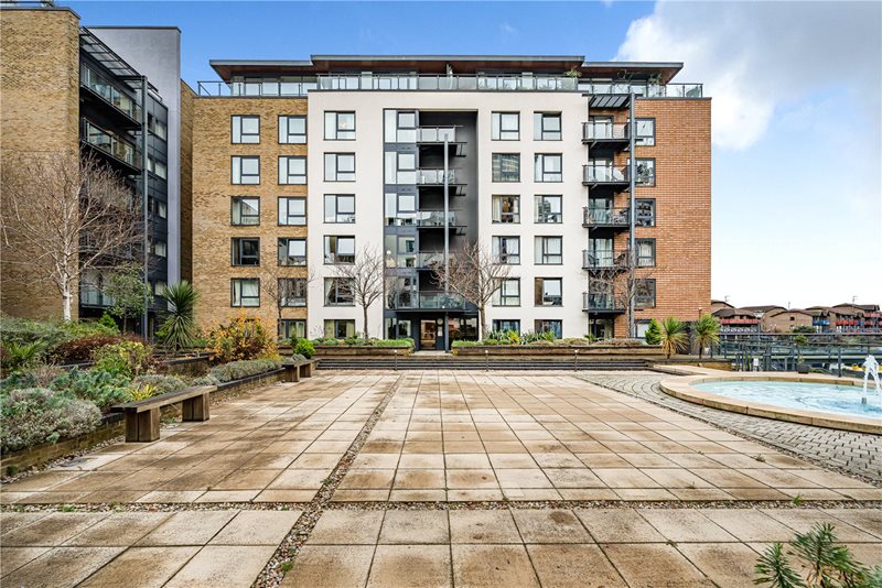 Boardwalk Place, London, E14