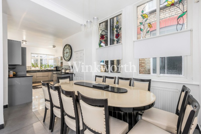 Broomfield Avenue, London, N13