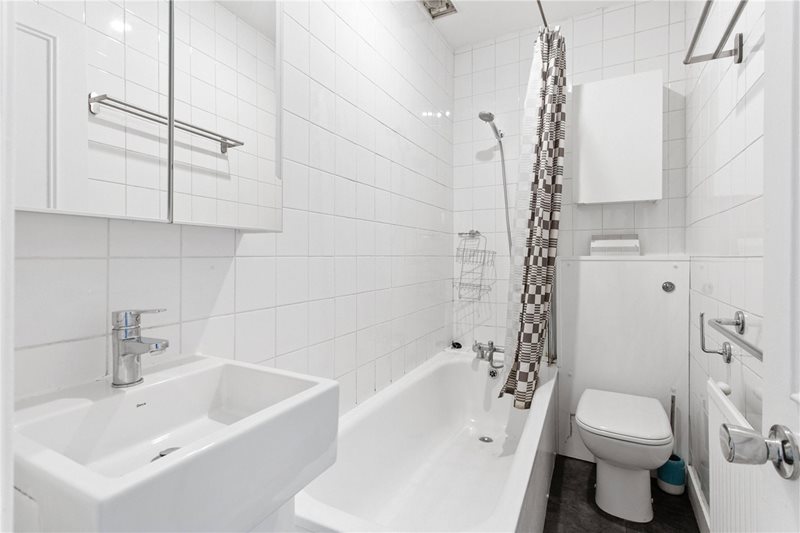 Mayola Road, London, E5
