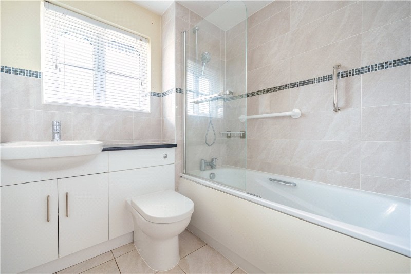 Pottery Court, Wrecclesham, Farnham, Surrey, GU10