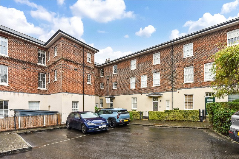 Alison Way, Winchester, Hampshire, SO22