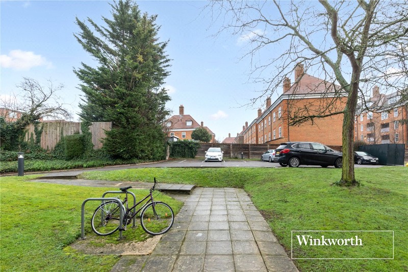 Clandon Gardens, Finchley, London, N3