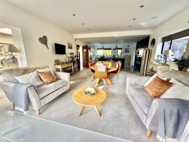 Kivernell Road, Milford on Sea, Lymington, Hampshire, SO41
