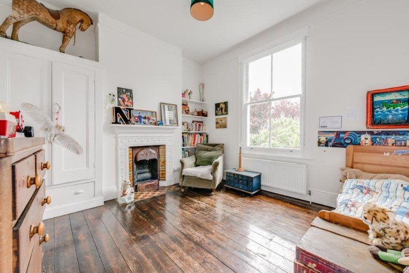 Sellons Avenue, London, NW10