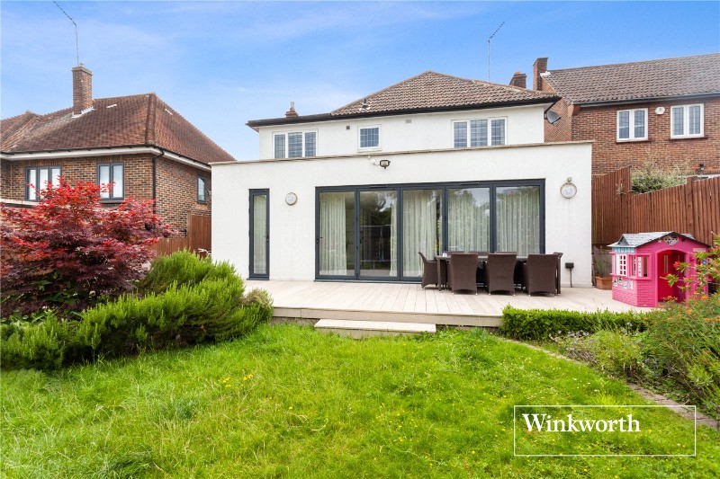 Crooked Usage, Finchley, London, N3