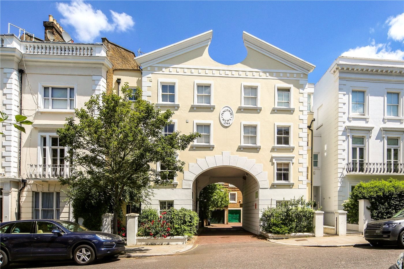 2 bedroom property for sale in Mews, Denbigh Road, London, W11