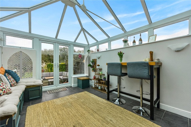 Oxenden Road, Tongham, Farnham, Surrey, GU10