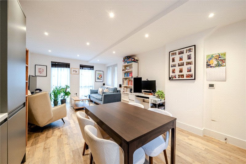 Kempton Mews, London, E6