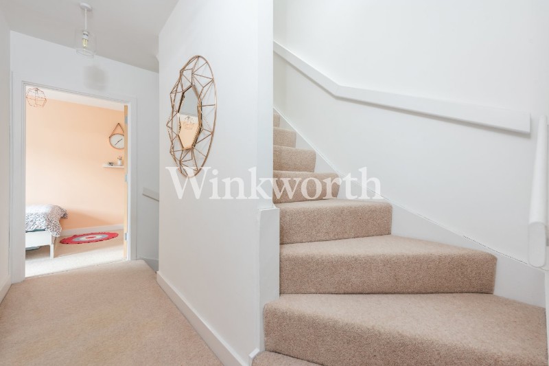 Wells Mews, London, N11