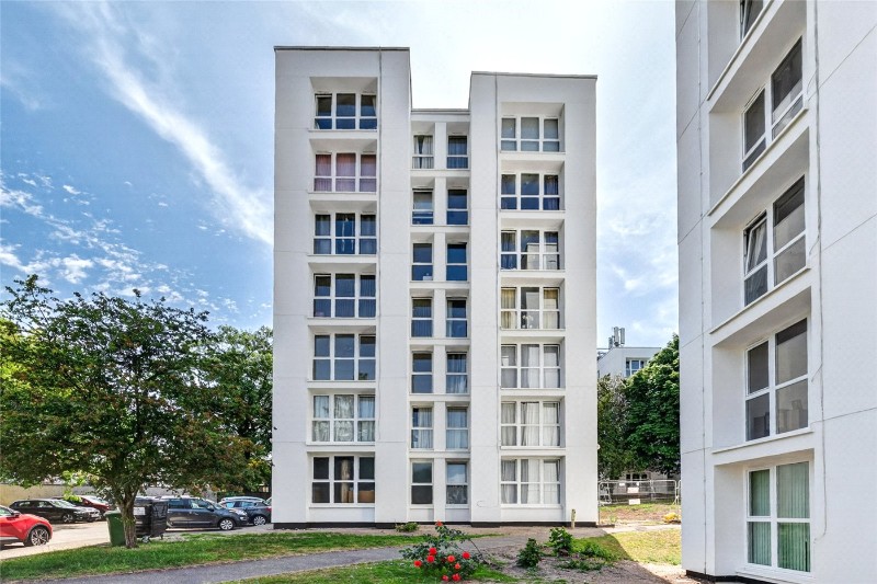 Manor Court, Weybridge, Surrey, KT13
