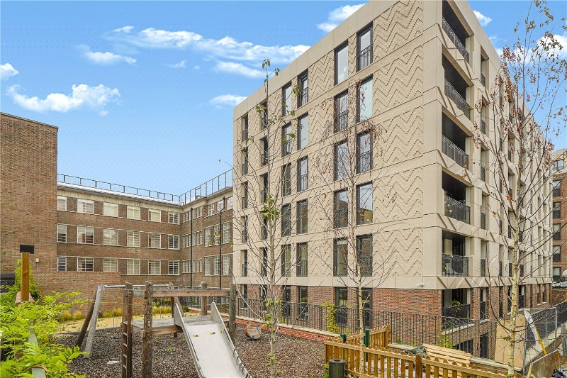 Farnfield Close, London, N8