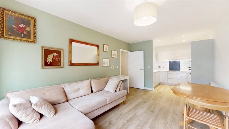 Louis Close, London, N7