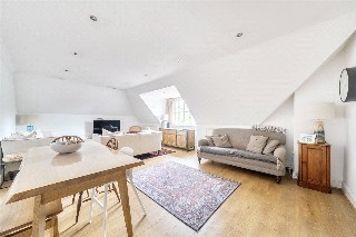 School Lane, Lower Bourne, Farnham, Surrey, GU10