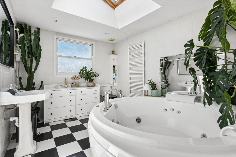 Roding Road, London, E5