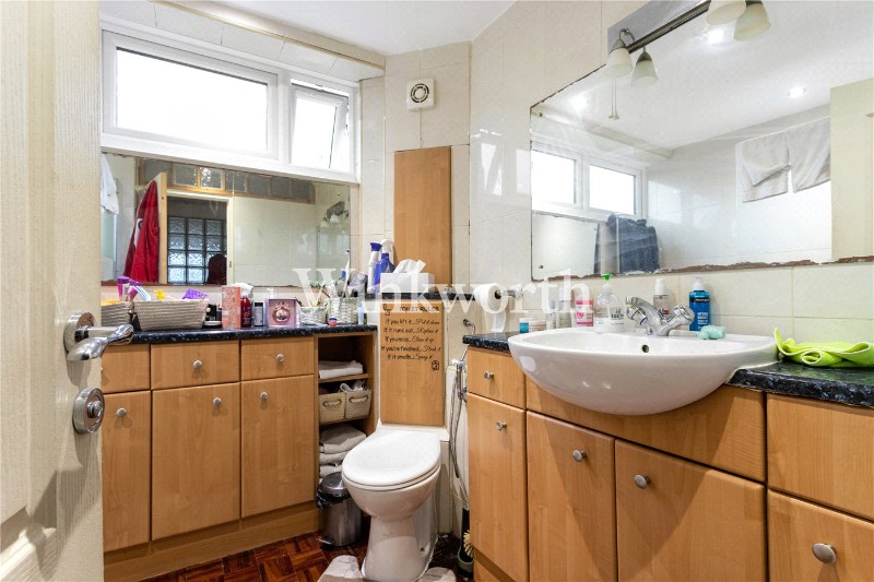 Beale Close, London, N13