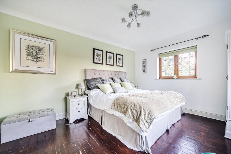 Frensham Road, Lower Bourne, Farnham, Surrey, GU10