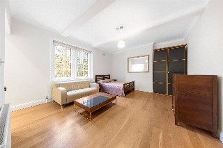 Bath Road, London, W4