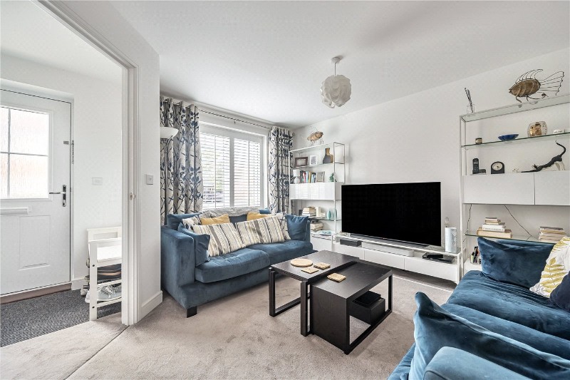 Cascade Way, Farnham, Surrey, GU9
