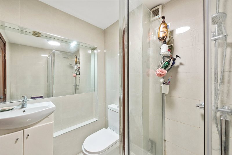 Roz House, 13 Stanway Street, N1