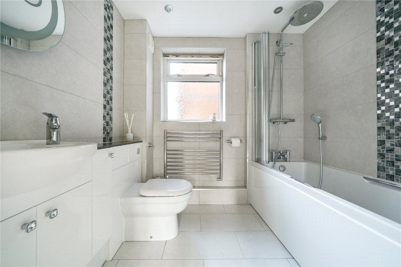 Swingate Road, Farnham, Surrey, GU9