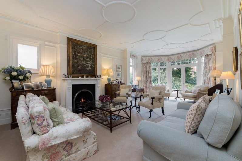 Howards Lane, London, SW15