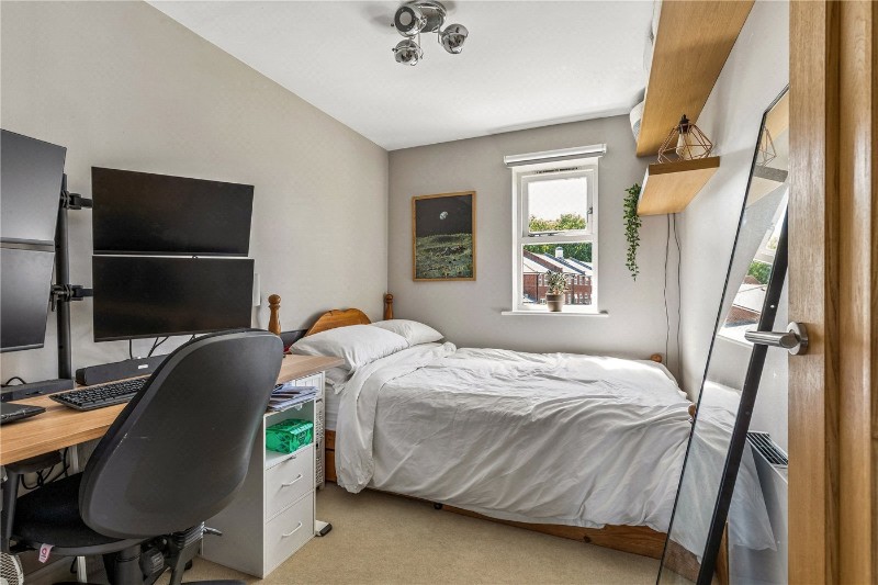 Molyneux Drive, London, SW17