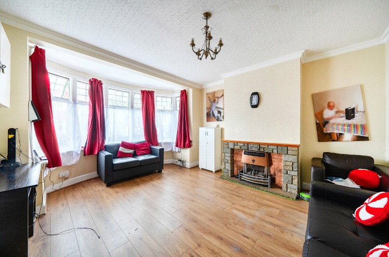 Sundial Avenue, London, SE25