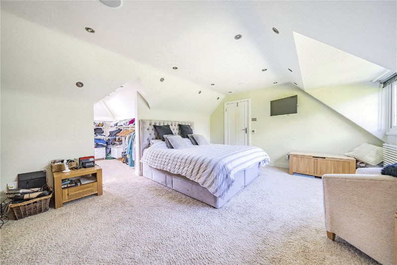 Hale House Lane, Churt, Farnham, Surrey, GU10