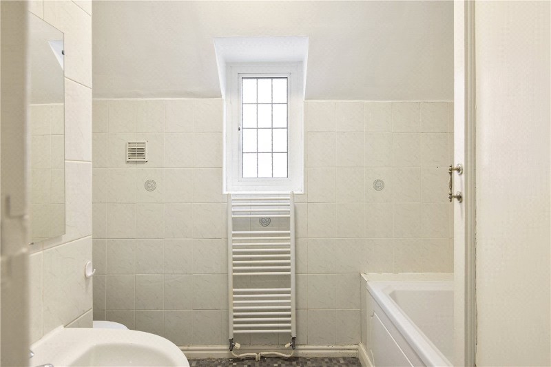 Woodfield Avenue, London, SW16