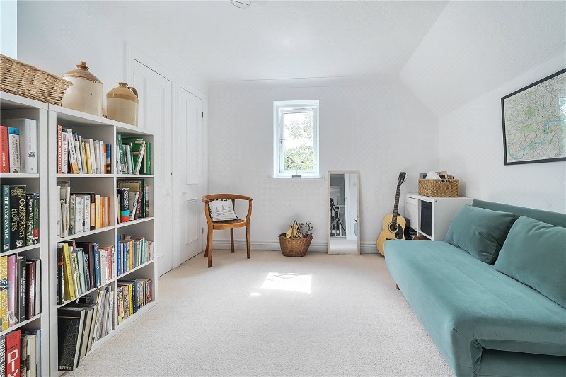 Benett Gardens, Shaw, Newbury, Berkshire, RG14