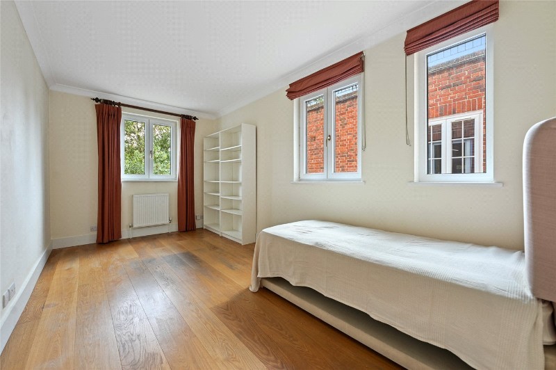 Findon Road, London, W12