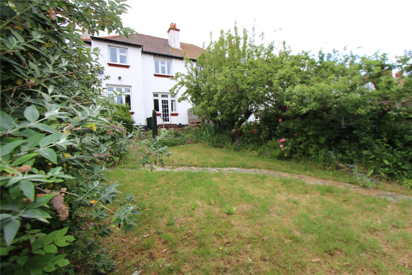 4 bedroom property for sale in Woodfield Gardens, LeighonSea, Essex