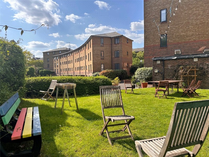 Kempton Court, 2 Durward Street, E1