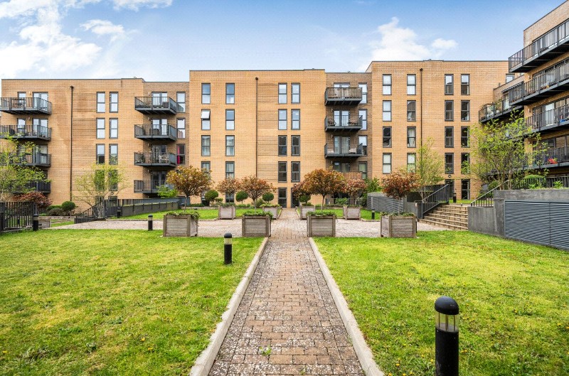 Apple Yard, London, SE20