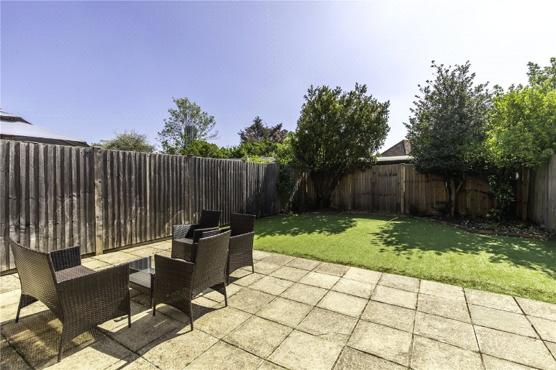 Saxon Drive, London, W3