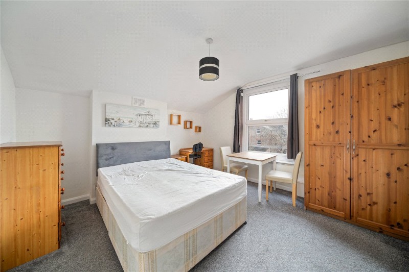 Louisville Road, London, SW17