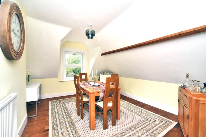 Avenue Road, Banstead, Surrey, SM7