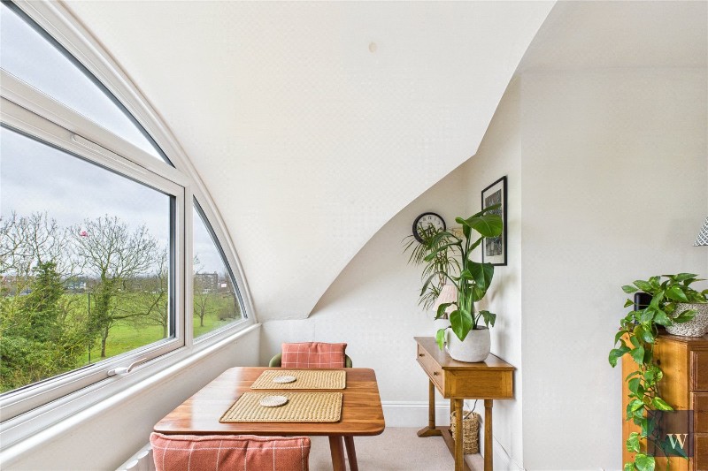 Streatham Common North, London, SW16