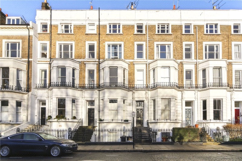 St. James's Gardens, London, W11