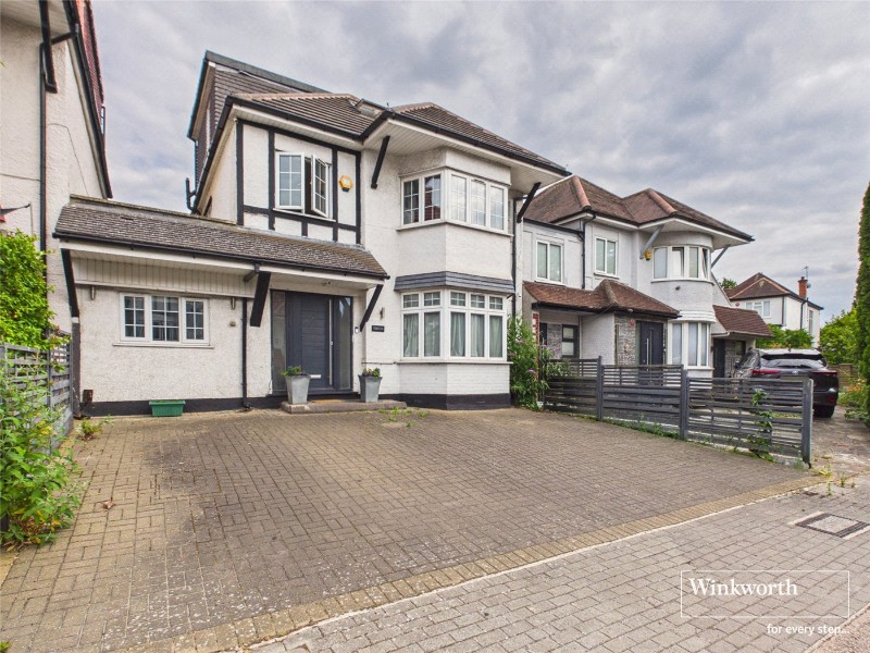 Colindeep Gardens, Hendon, London, United Kingdom, NW4