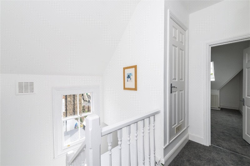 Deronda Road, London, SE24
