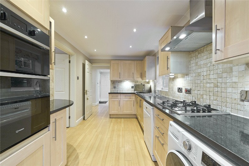 Saint Andrews Gardens, Cobham, Surrey, KT11