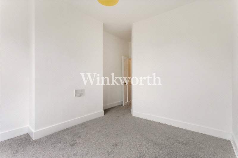 Kirkstall Avenue, London, N17