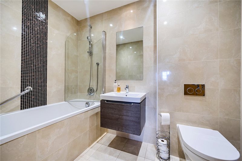 Westbourne Place, Farnham, Surrey, GU9