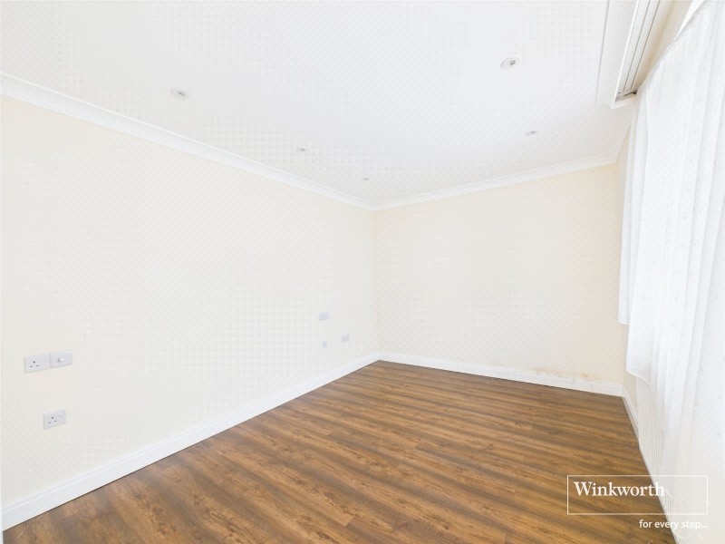 Sturgess Avenue, London, NW4