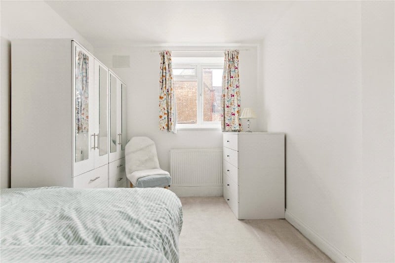 Garratt Lane, London, SW17