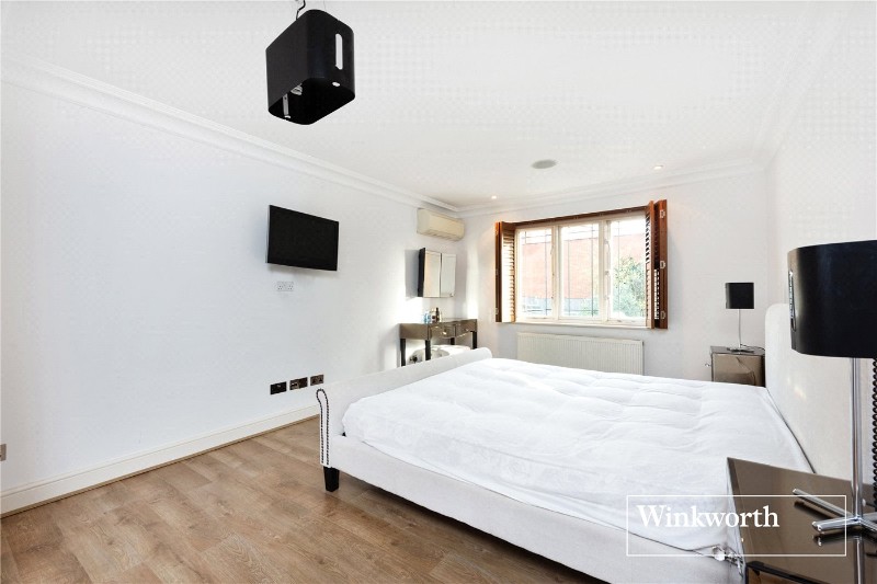 Hendon Lane, Finchley, London, N3