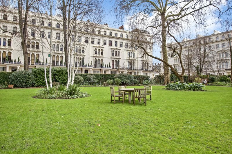 Clifford Court, 24-25 Kensington Gardens Squar, W2