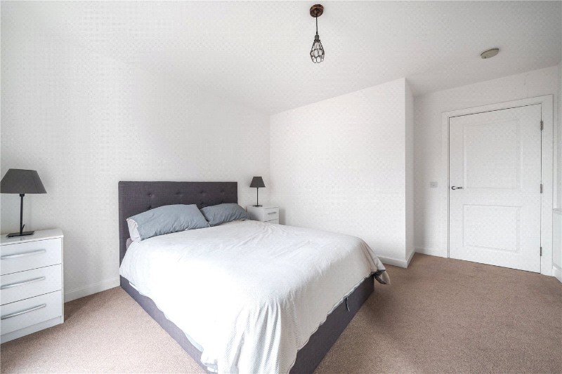 Jonzen Walk, London, E14